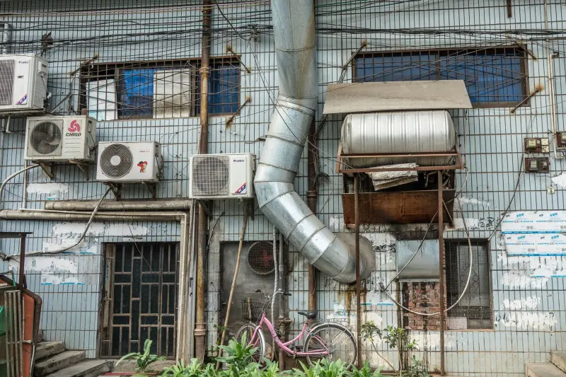 昆明工业显示器选型指南:从面板参数到应用场景解析