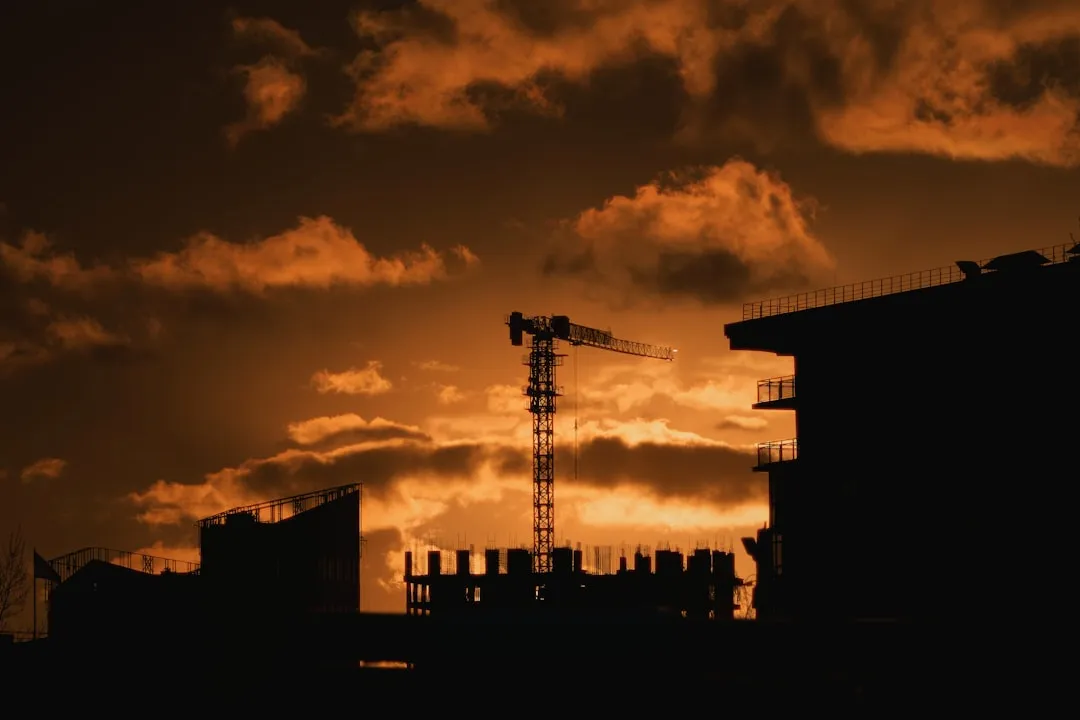 昆明工业显示器选型指南:从亮度到接口的实用要点